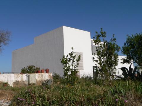 carmona05.jpg