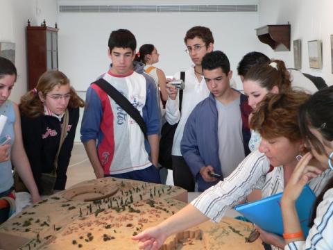 carmona56.jpg