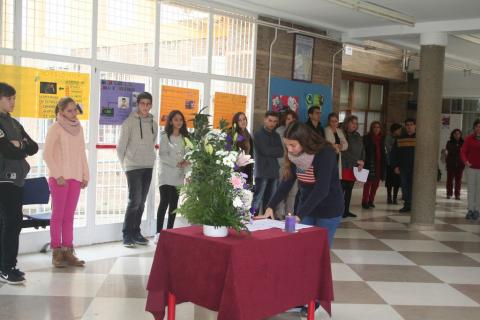 contraelmaltratofemenino04.jpg